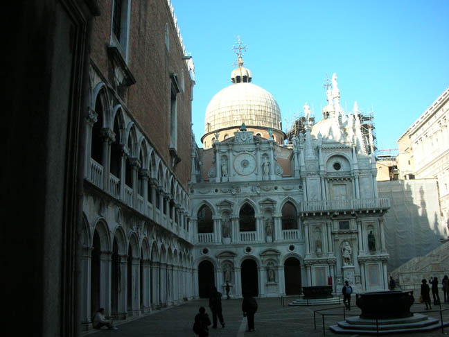 60_Doge palace courtyard